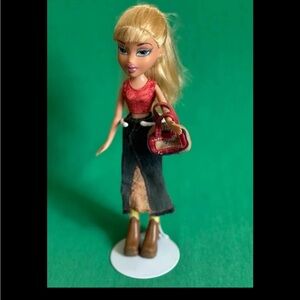 Bratz Cloe Express it  2002 fashion doll clothes purse shoes